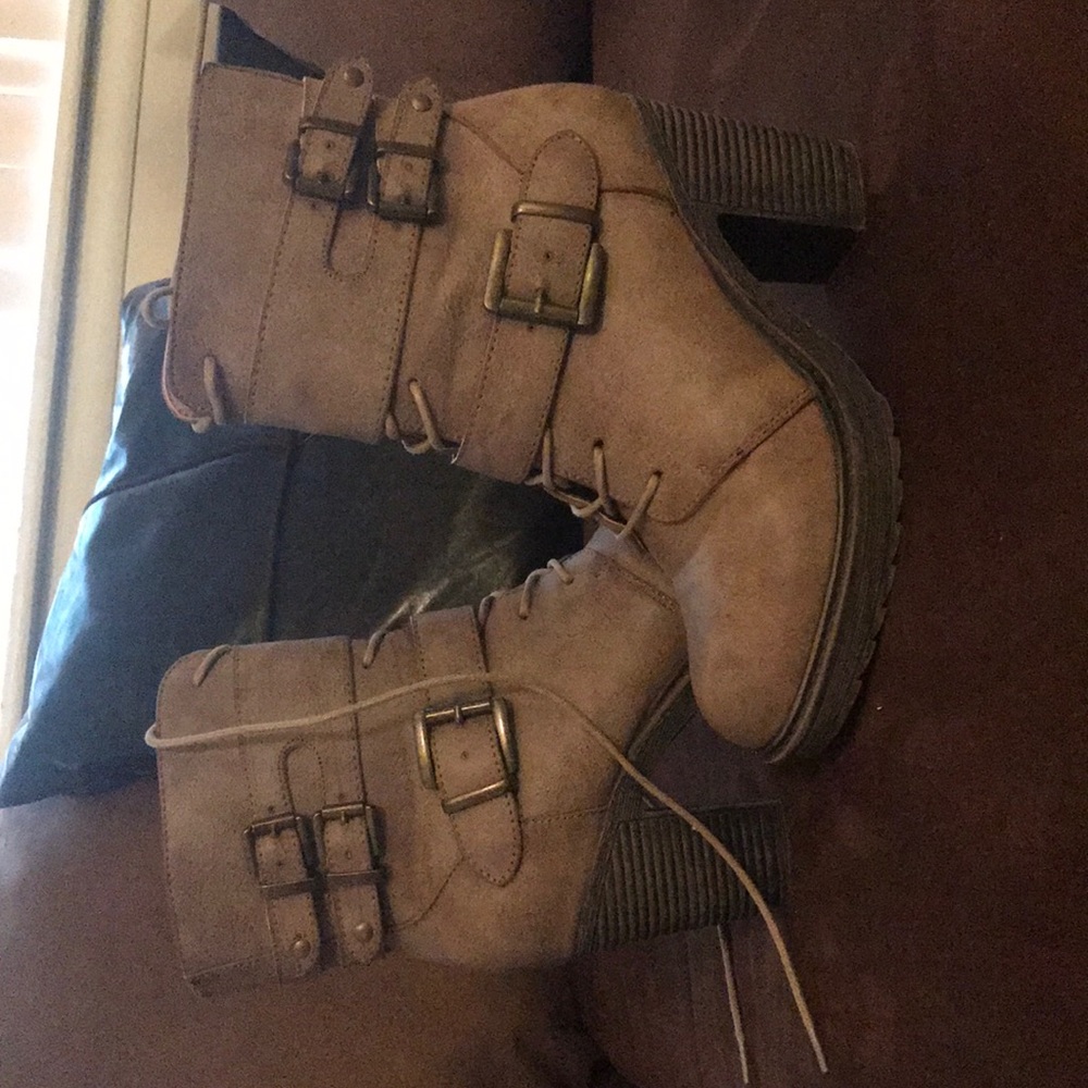 Heel booties
